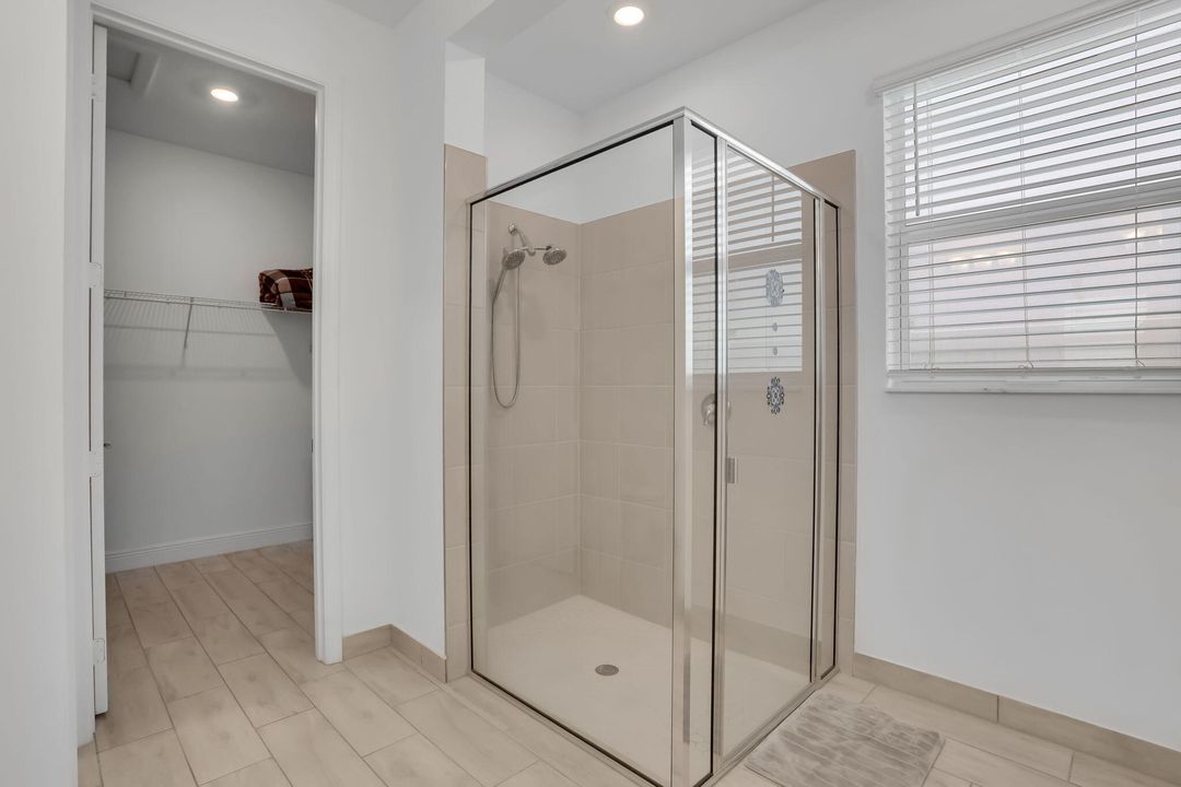 Activo con contrato: $710,000 (4 camas, 3 baños, 2179 Pies cuadrados)