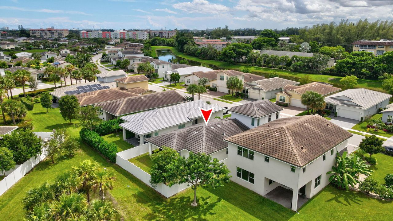 Activo con contrato: $710,000 (4 camas, 3 baños, 2179 Pies cuadrados)