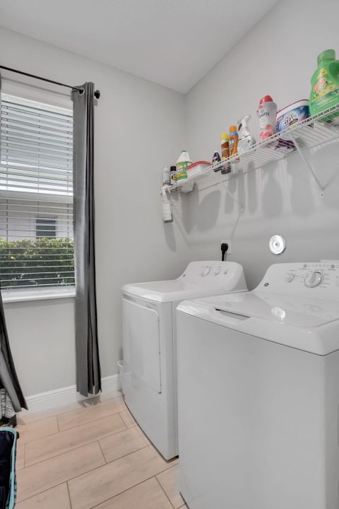 Activo con contrato: $710,000 (4 camas, 3 baños, 2179 Pies cuadrados)