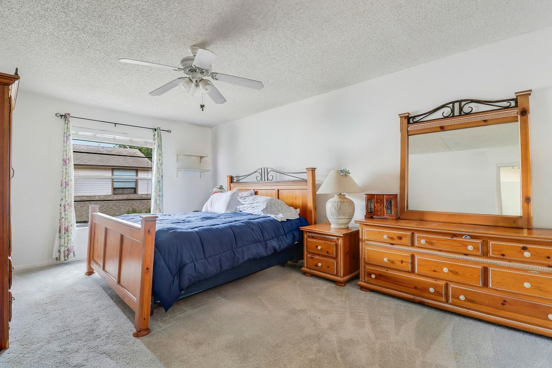 待售: $295,000 (2 贝兹, 2 浴室, 1284 平方英尺)