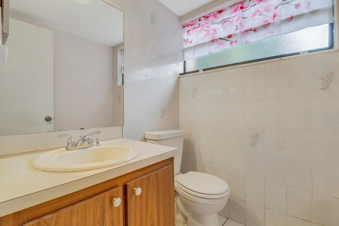 待售: $295,000 (2 贝兹, 2 浴室, 1284 平方英尺)