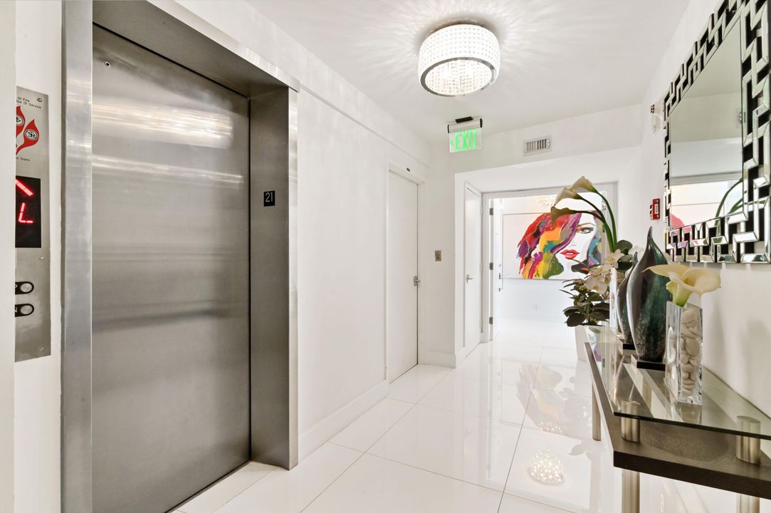 For Sale: $1,995,000 (2 beds, 2 baths, 1423 Square Feet)