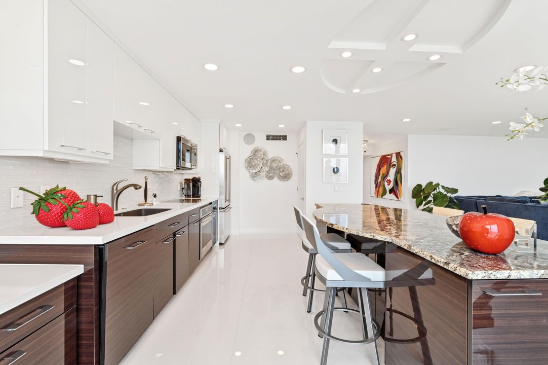 For Sale: $1,995,000 (2 beds, 2 baths, 1423 Square Feet)