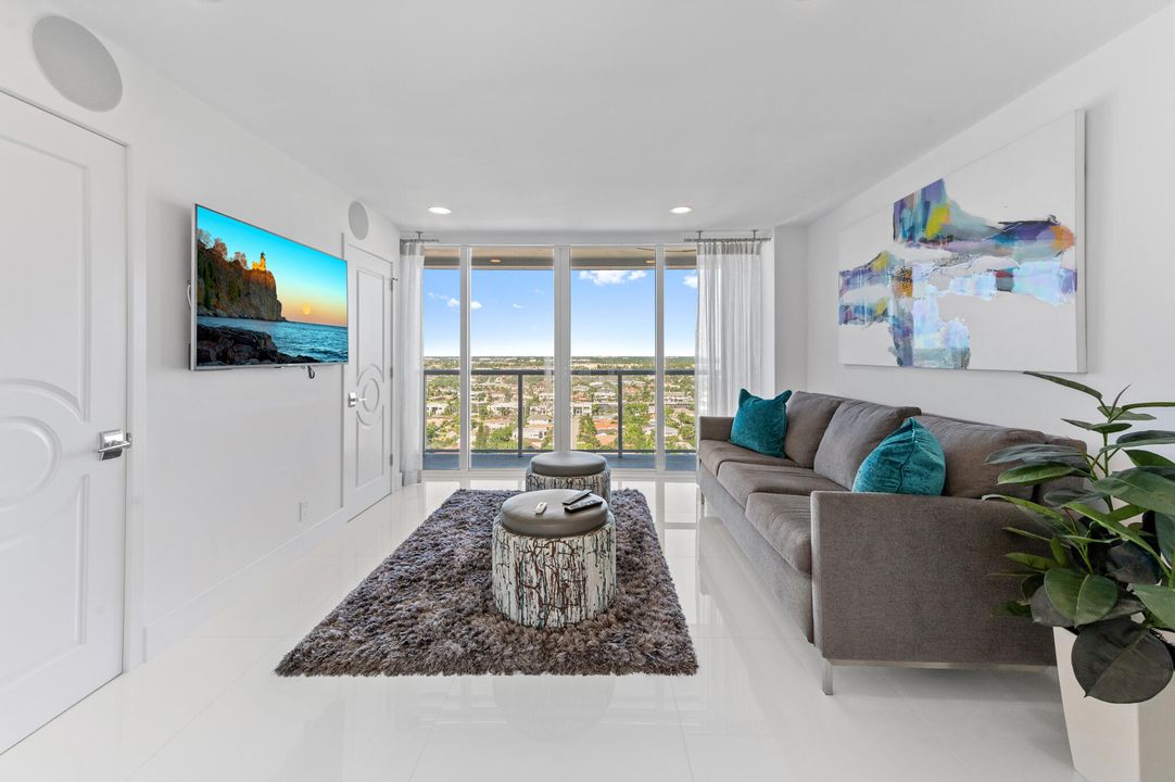 For Sale: $1,995,000 (2 beds, 2 baths, 1423 Square Feet)