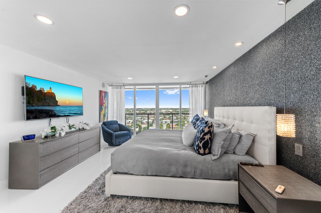 For Sale: $1,995,000 (2 beds, 2 baths, 1423 Square Feet)