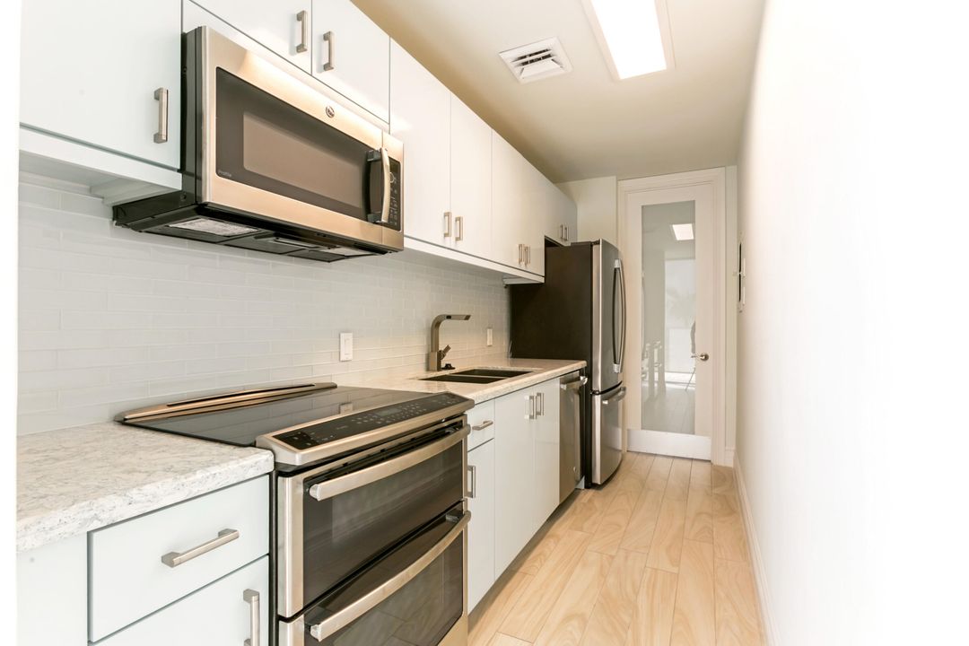 For Sale: $1,995,000 (2 beds, 2 baths, 1423 Square Feet)