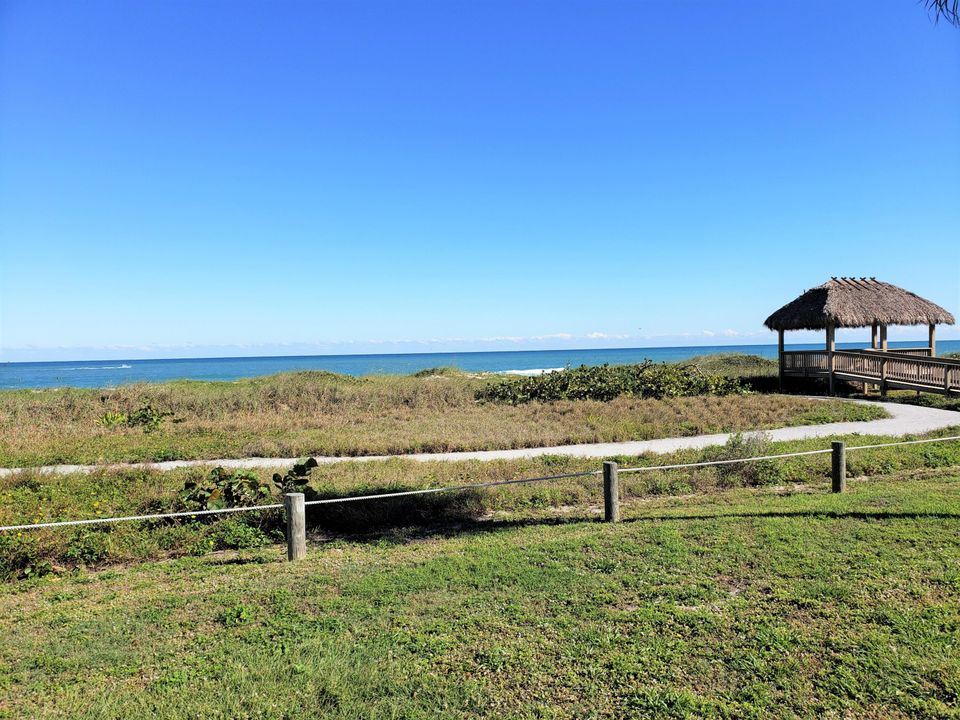 待售: $369,000 (2 贝兹, 2 浴室, 1126 平方英尺)