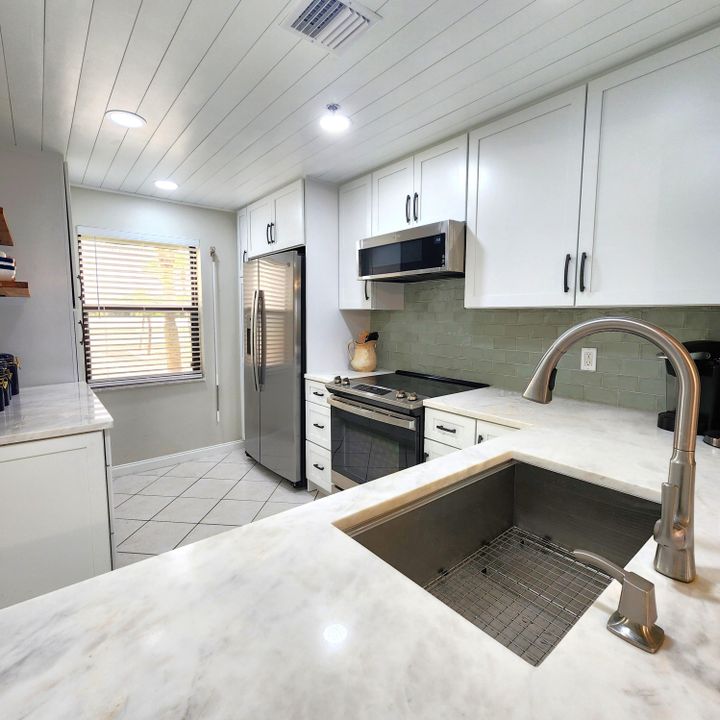 待售: $369,000 (2 贝兹, 2 浴室, 1126 平方英尺)