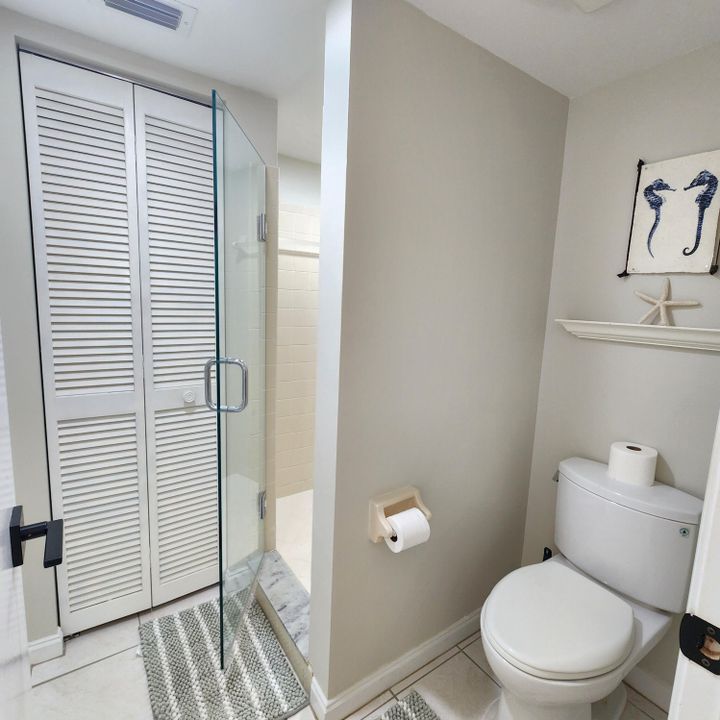 待售: $369,000 (2 贝兹, 2 浴室, 1126 平方英尺)