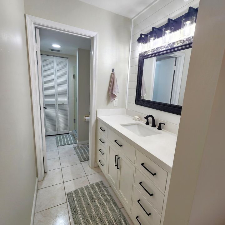 待售: $369,000 (2 贝兹, 2 浴室, 1126 平方英尺)