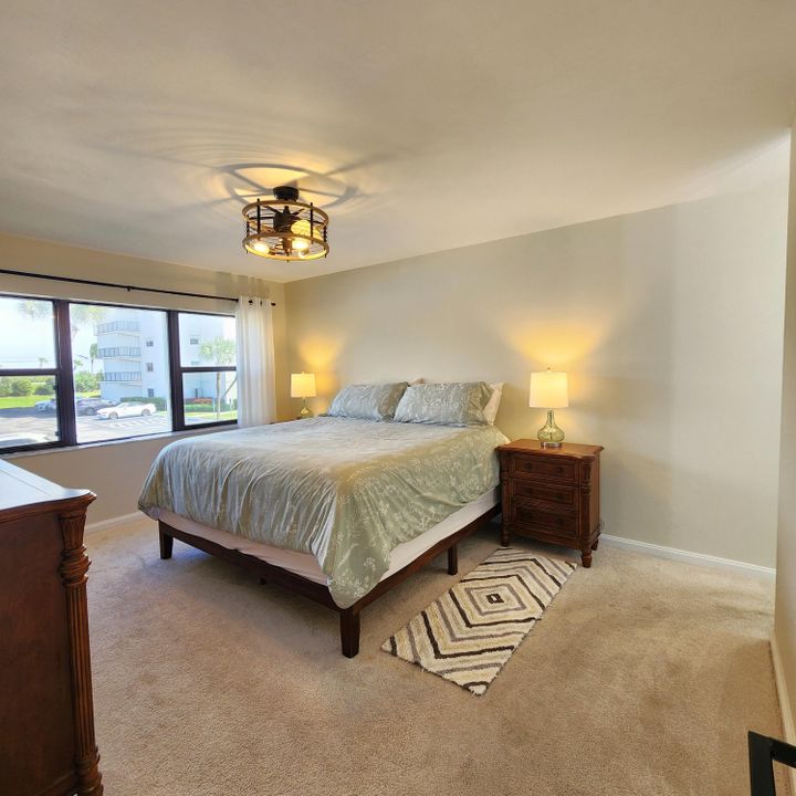 待售: $369,000 (2 贝兹, 2 浴室, 1126 平方英尺)