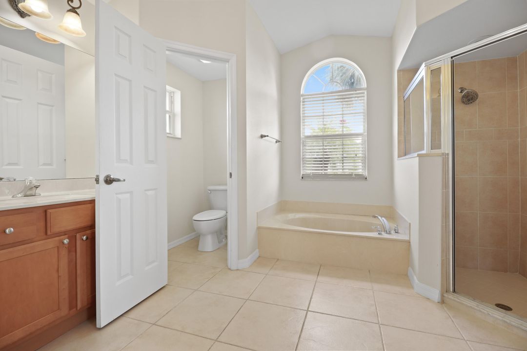 合同活跃: $2,800 (4 贝兹, 3 浴室, 2439 平方英尺)