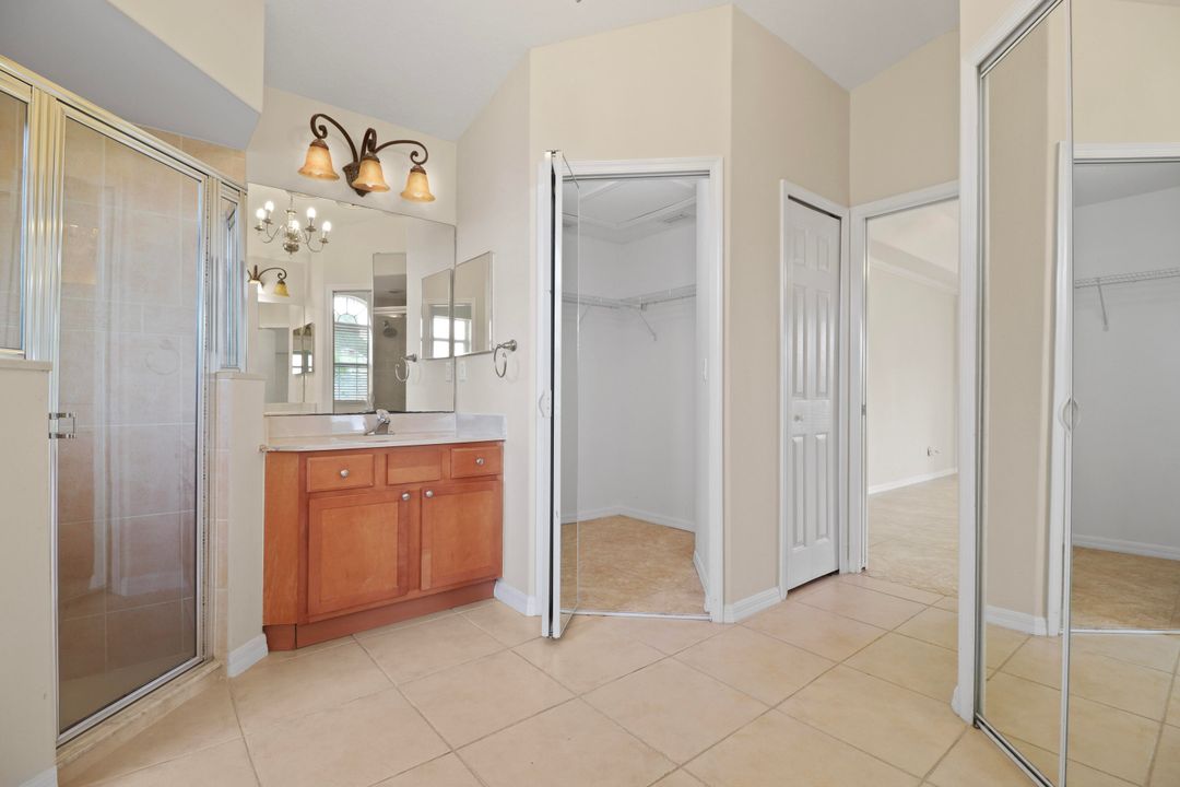 合同活跃: $2,800 (4 贝兹, 3 浴室, 2439 平方英尺)