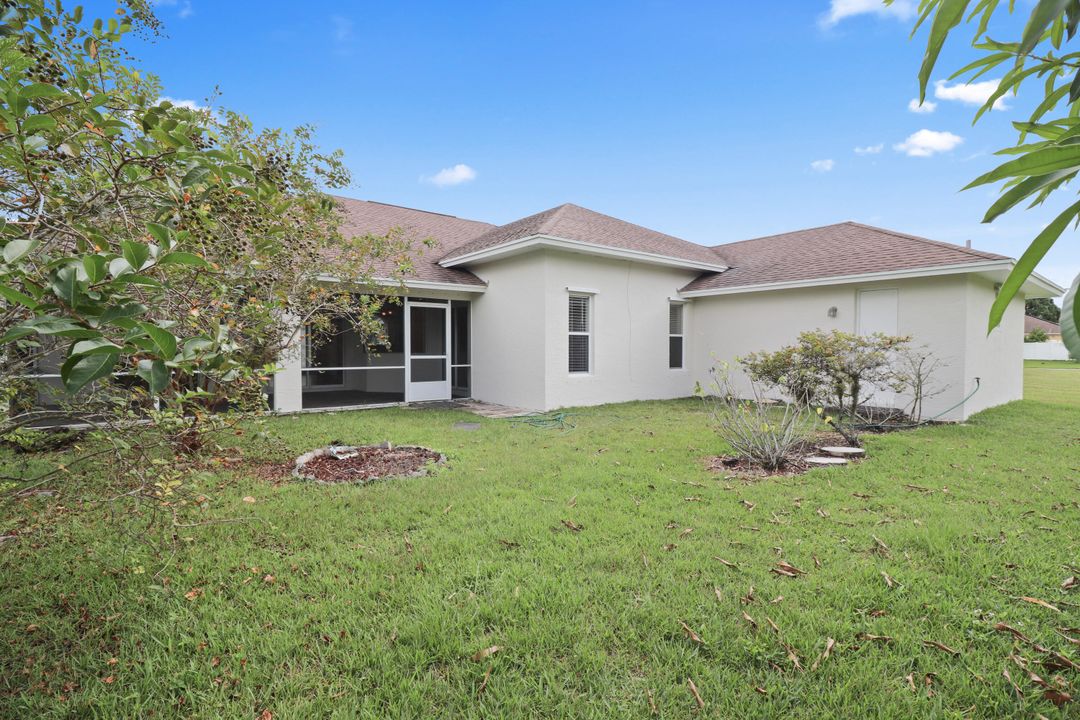 合同活跃: $2,800 (4 贝兹, 3 浴室, 2439 平方英尺)