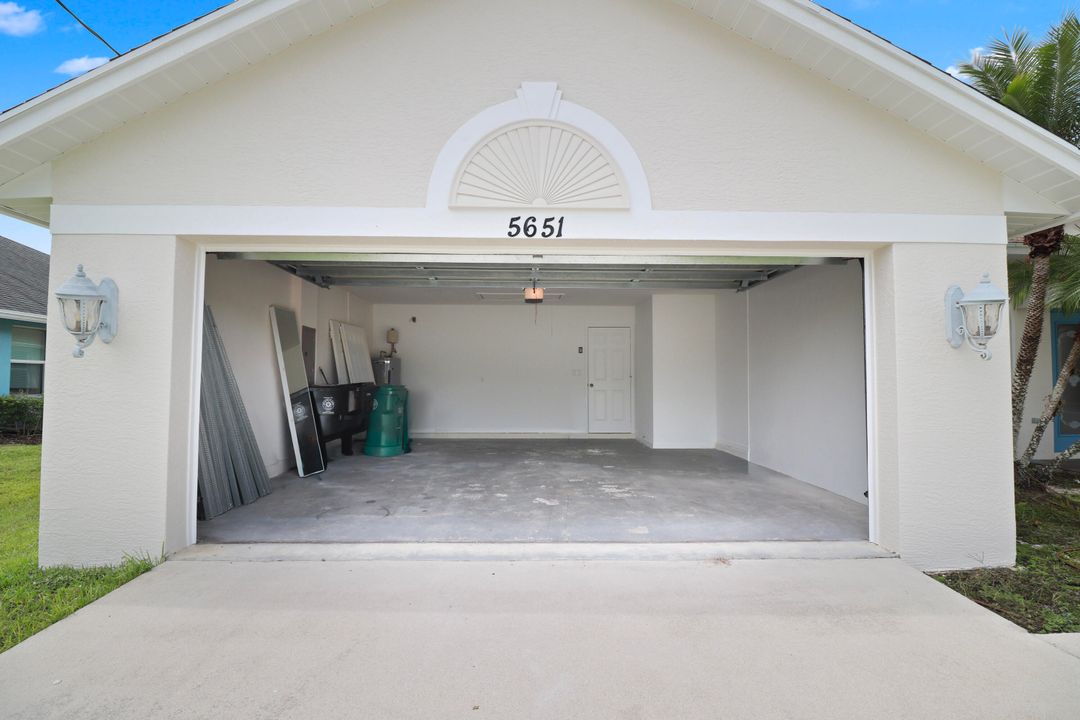 合同活跃: $2,800 (4 贝兹, 3 浴室, 2439 平方英尺)