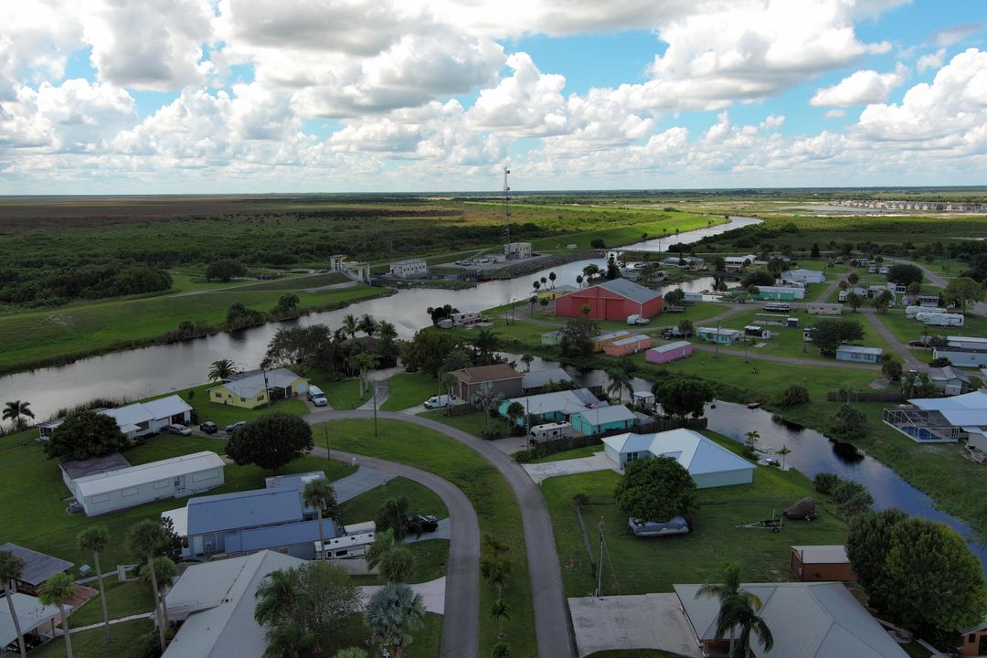 На продажу: $358,000 (3 спален, 2 ванн, 2082 Квадратных фут)