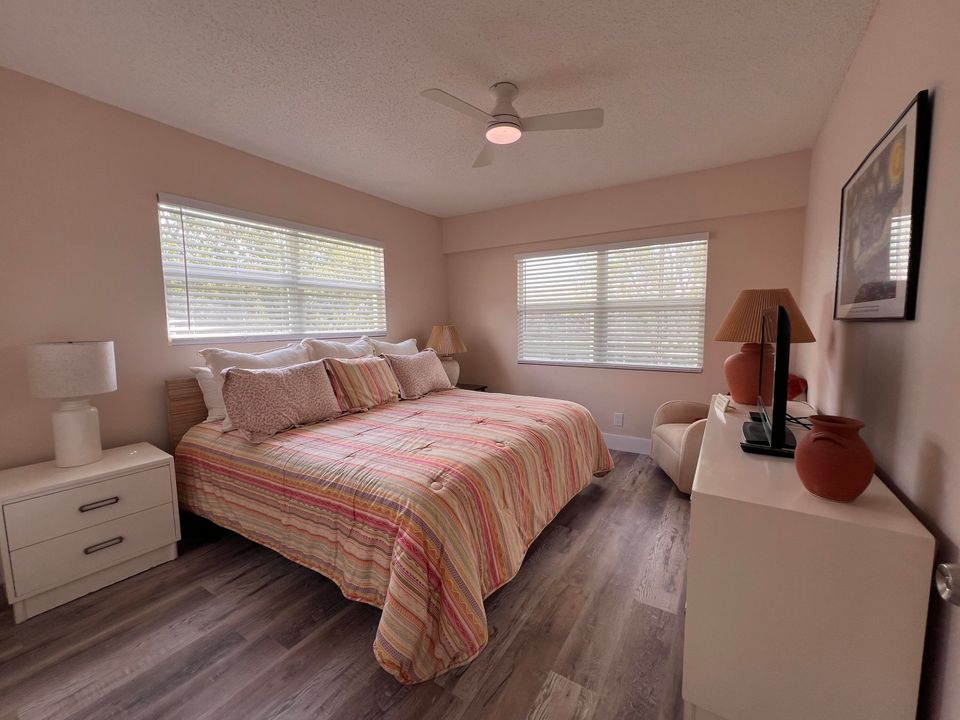 Active With Contract: $3,000 (2 beds, 1 baths, 840 Square Feet)