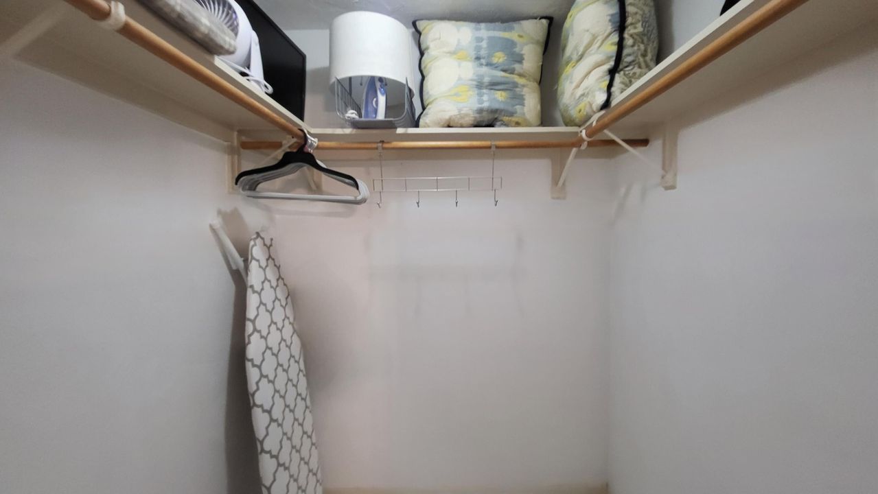 На продажу: $358,000 (3 спален, 2 ванн, 2082 Квадратных фут)