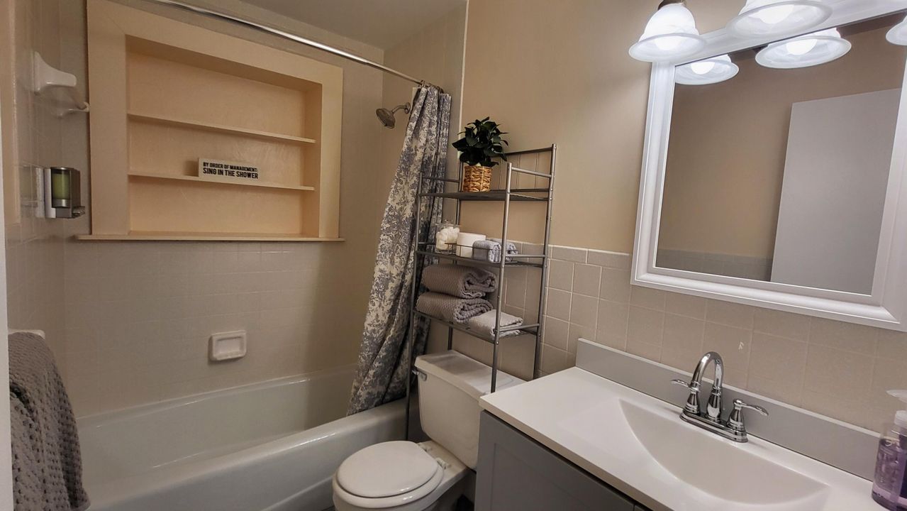 На продажу: $358,000 (3 спален, 2 ванн, 2082 Квадратных фут)