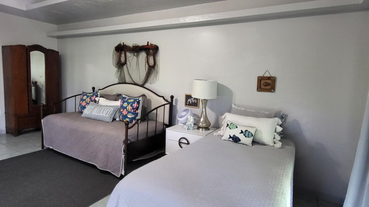 На продажу: $358,000 (3 спален, 2 ванн, 2082 Квадратных фут)