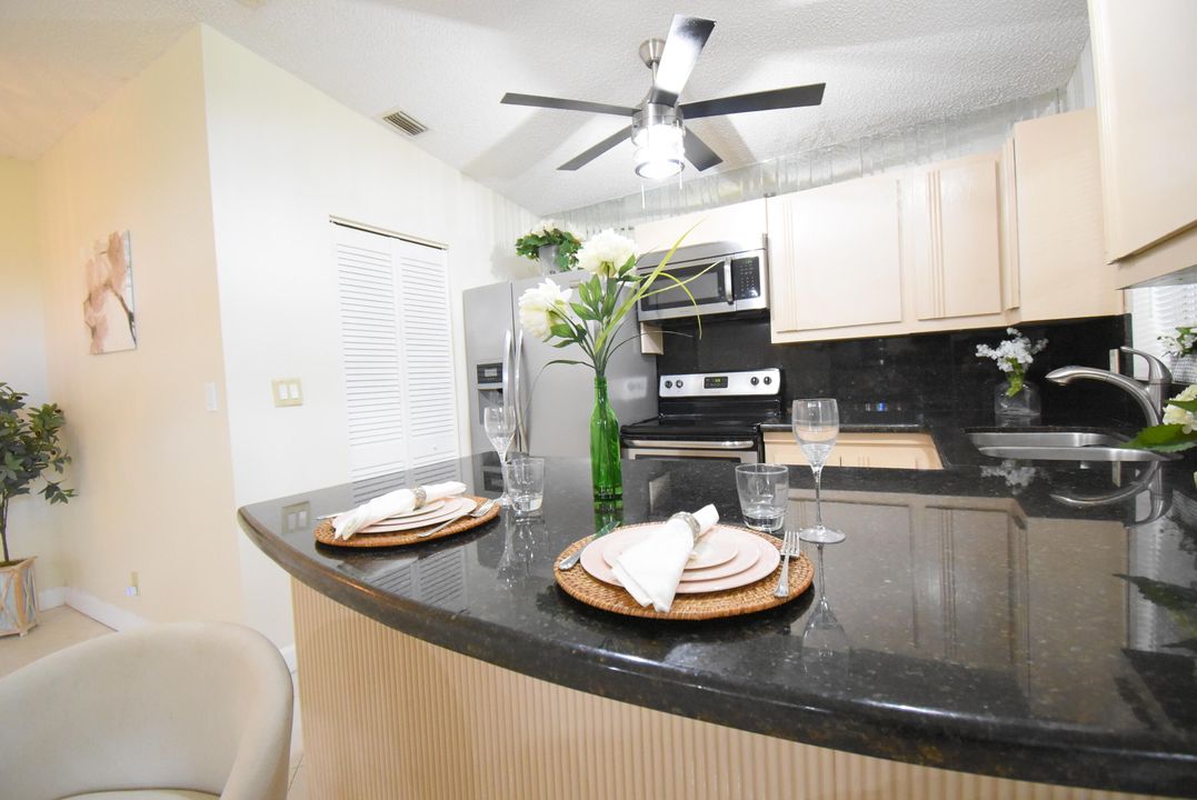 Recently Rented: $2,900 (3 beds, 2 baths, 1200 Square Feet)