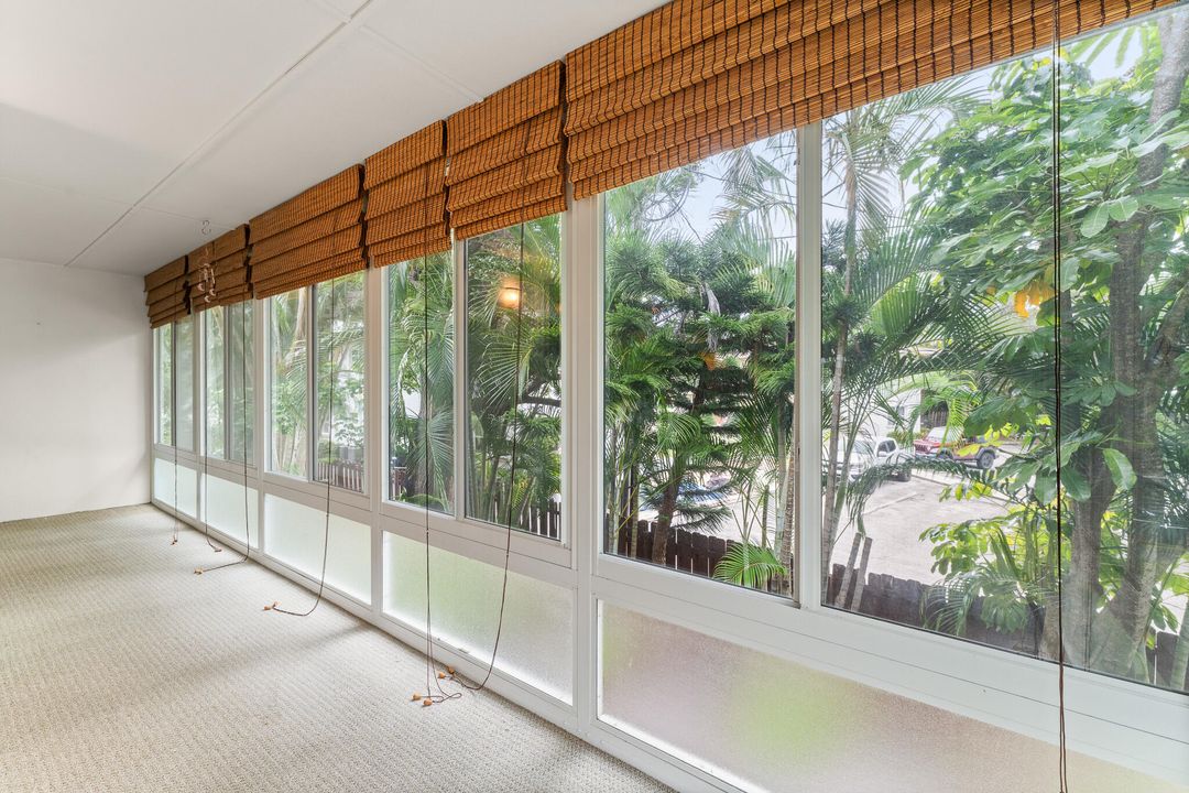 Active With Contract: $109,900 (1 beds, 1 baths, 772 Square Feet)