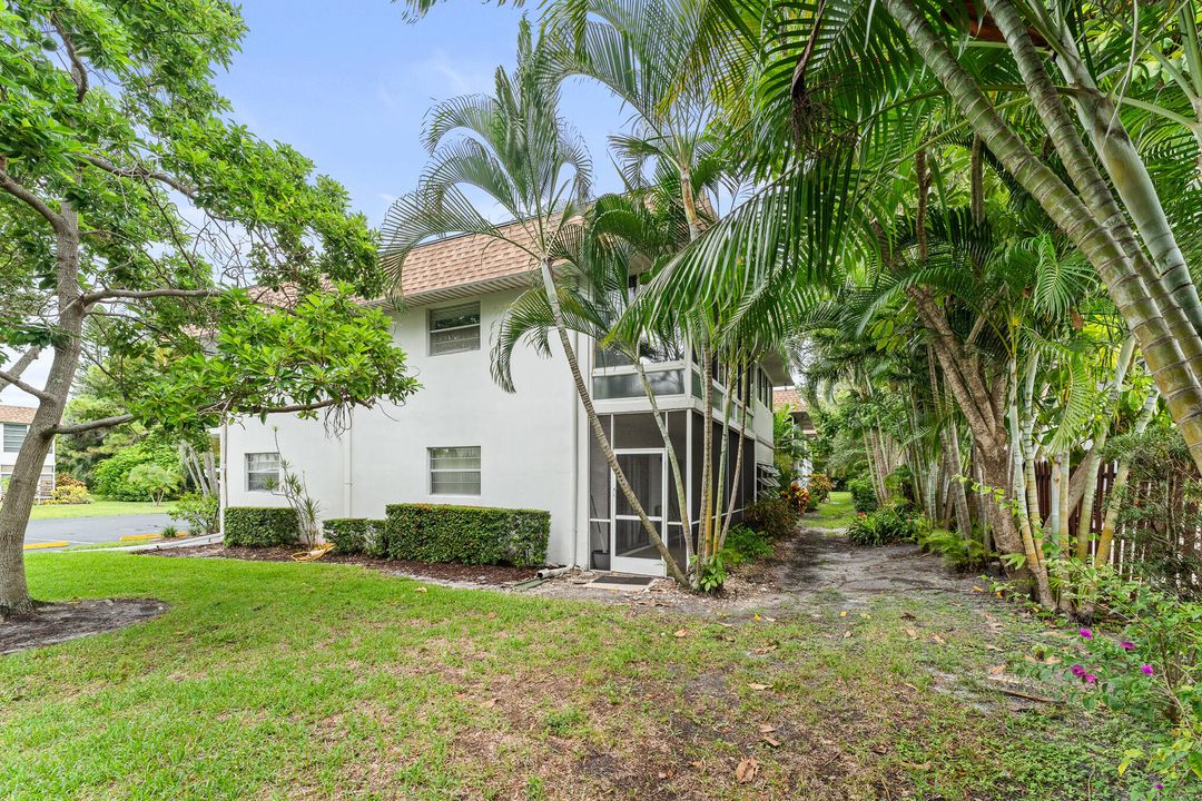 Active With Contract: $109,900 (1 beds, 1 baths, 772 Square Feet)