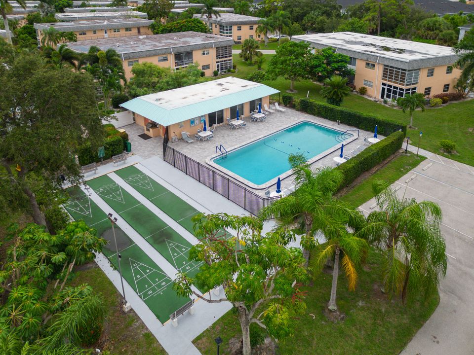 Active With Contract: $109,900 (1 beds, 1 baths, 772 Square Feet)