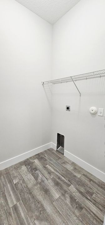 For Rent: $3,700 (4 beds, 2 baths, 1749 Square Feet)