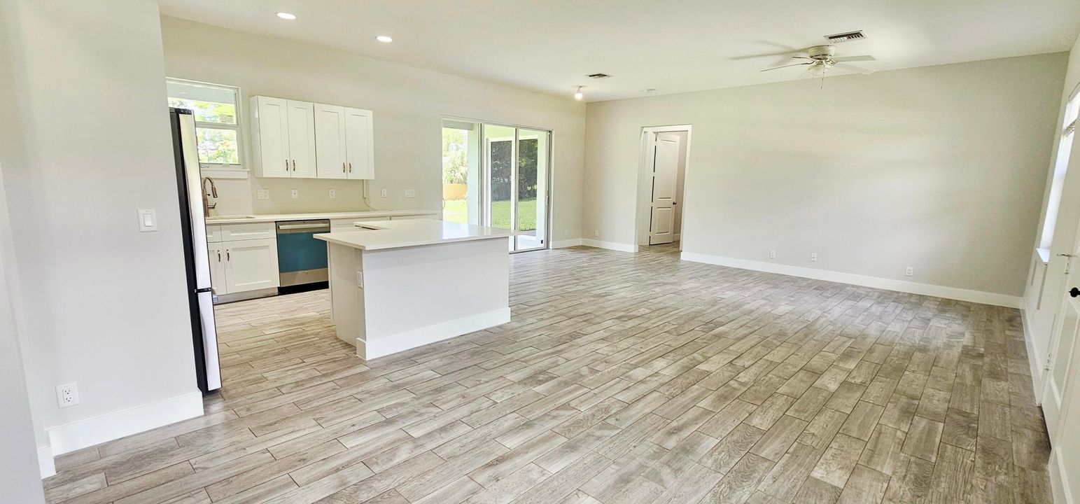 For Rent: $3,700 (4 beds, 2 baths, 1749 Square Feet)