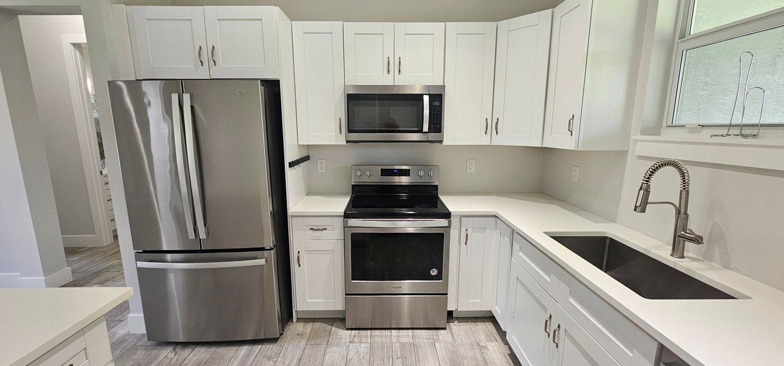 For Rent: $3,700 (4 beds, 2 baths, 1749 Square Feet)