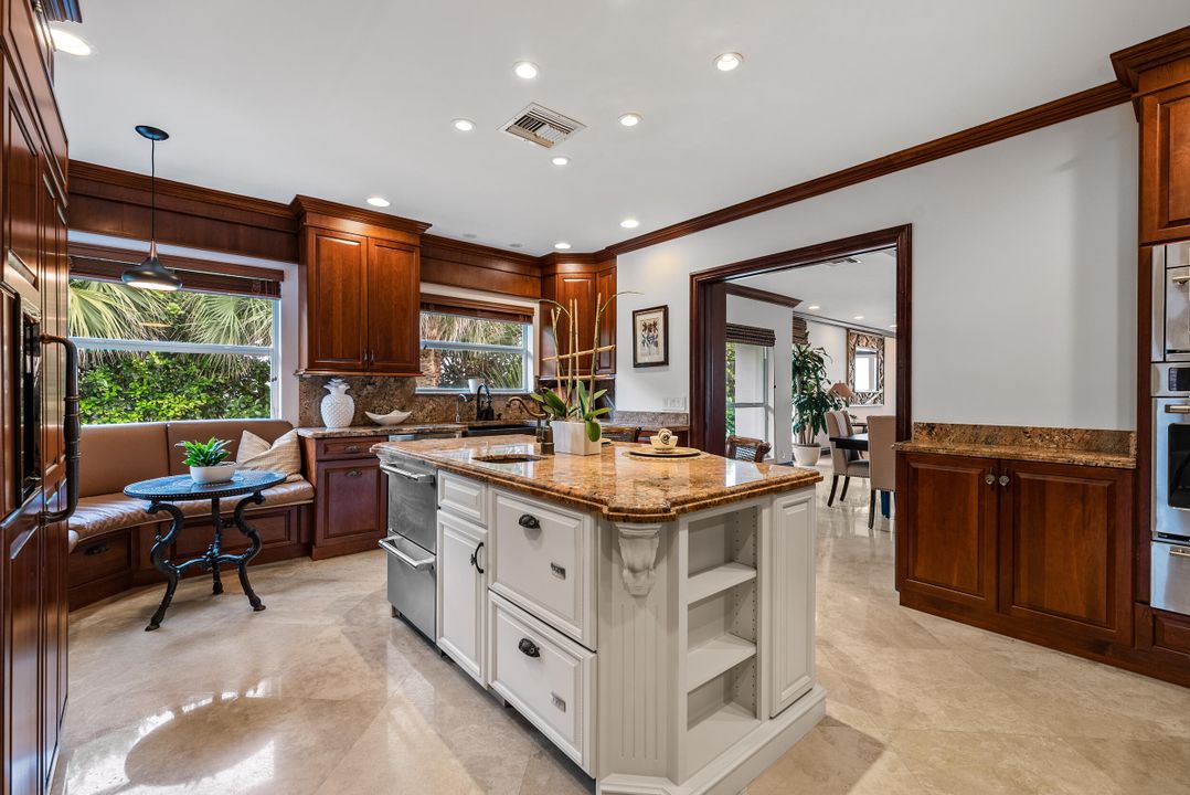 待售: $24,650,000 (6 贝兹, 6 浴室, 5829 平方英尺)