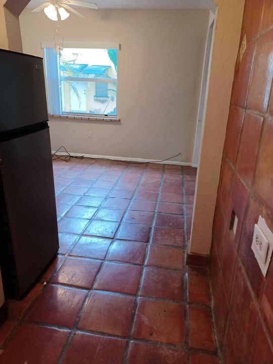 出租: $1,375 (2 贝兹, 1 浴室, 504 平方英尺)