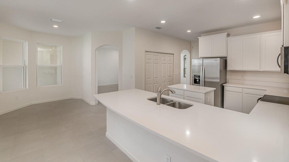 For Rent: $3,900 (5 beds, 4 baths, 3492 Square Feet)