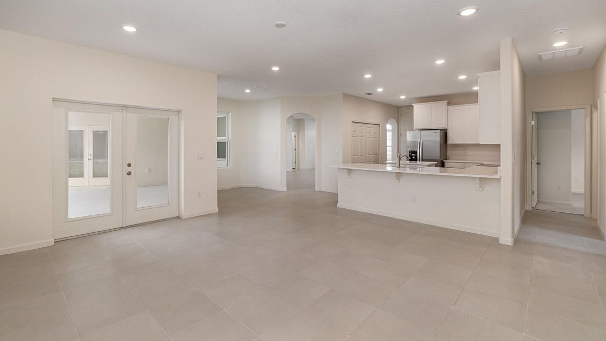 For Rent: $3,900 (5 beds, 4 baths, 3492 Square Feet)