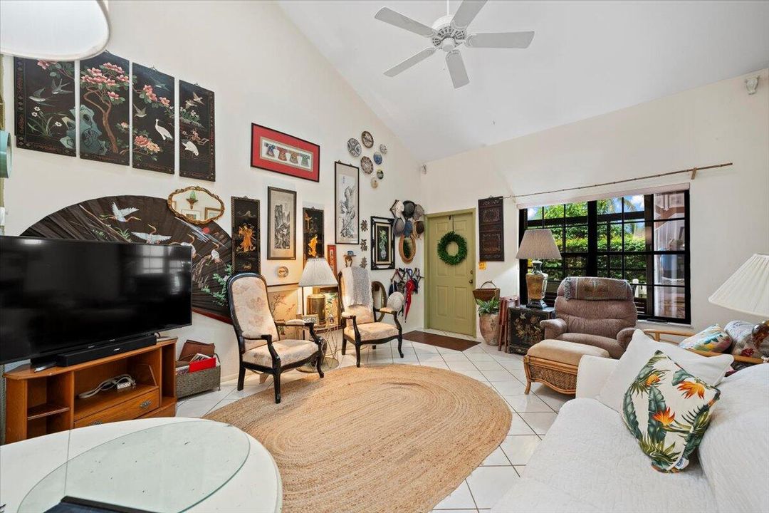 Active With Contract: $250,000 (3 beds, 2 baths, 1551 Square Feet)