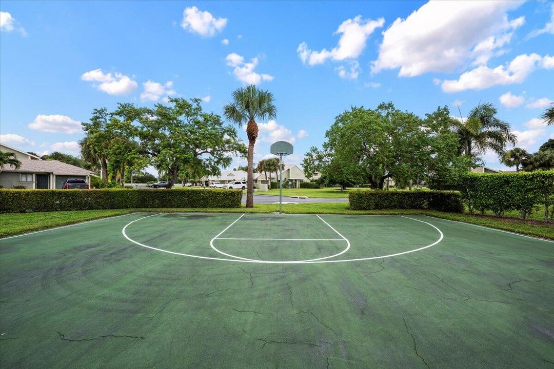 Active With Contract: $250,000 (3 beds, 2 baths, 1551 Square Feet)