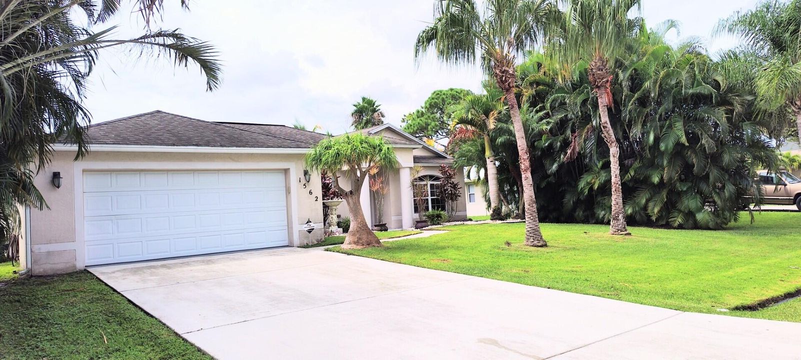 Vendido Recientemente: $399,000 (4 camas, 2 baños, 1826 Pies cuadrados)