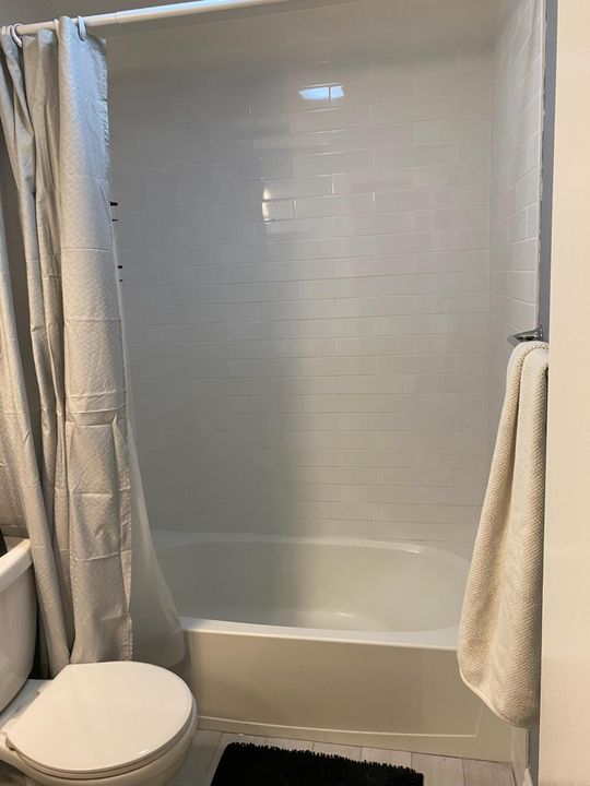 Под контрактом: $2,500 (3 спален, 2 ванн, 1300 Квадратных фут)