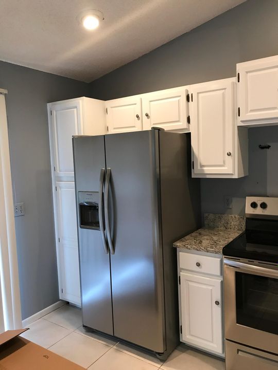 Под контрактом: $2,500 (3 спален, 2 ванн, 1300 Квадратных фут)