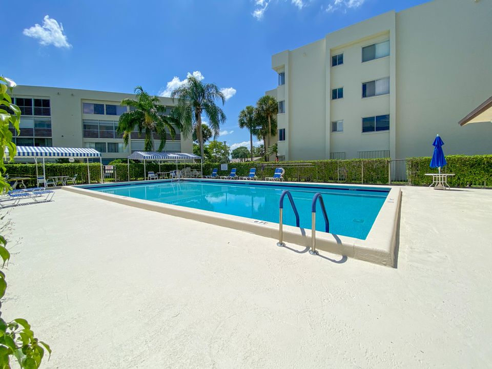 Active With Contract: $99,990 (2 beds, 2 baths, 1092 Square Feet)