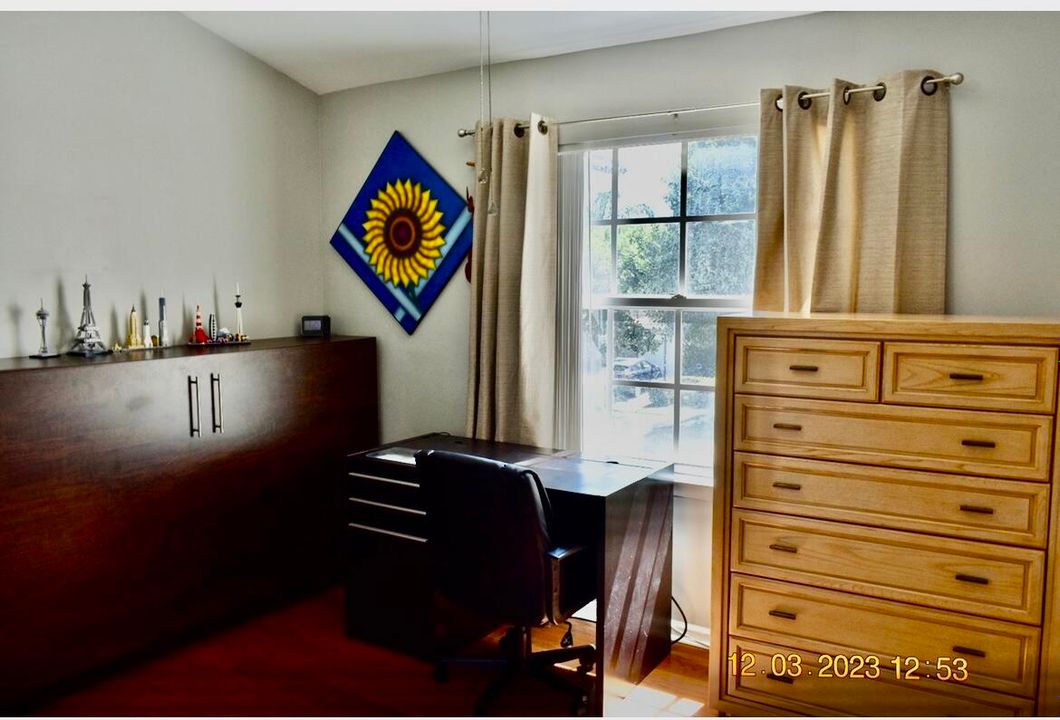 合同活跃: $2,525 (2 贝兹, 2 浴室, 1130 平方英尺)