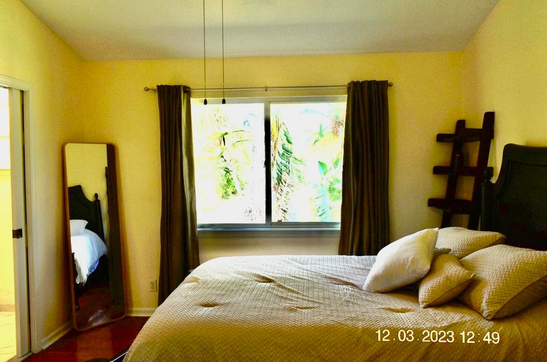 合同活跃: $2,525 (2 贝兹, 2 浴室, 1130 平方英尺)