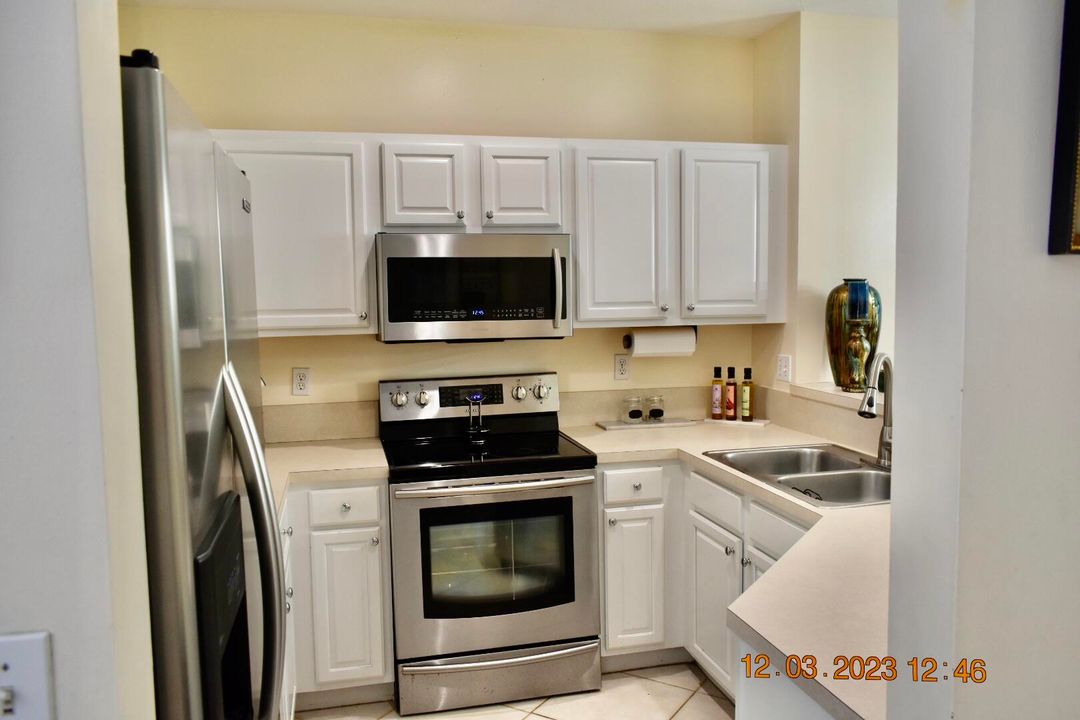 合同活跃: $2,525 (2 贝兹, 2 浴室, 1130 平方英尺)