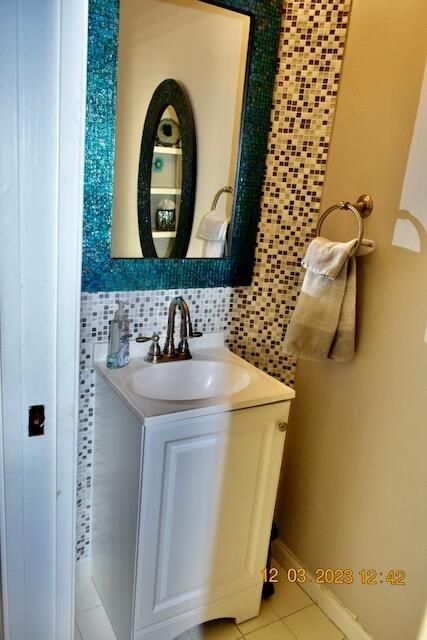 合同活跃: $2,525 (2 贝兹, 2 浴室, 1130 平方英尺)