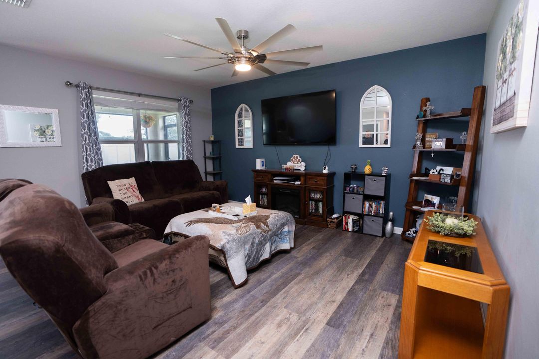 待售: $359,900 (3 贝兹, 2 浴室, 1672 平方英尺)