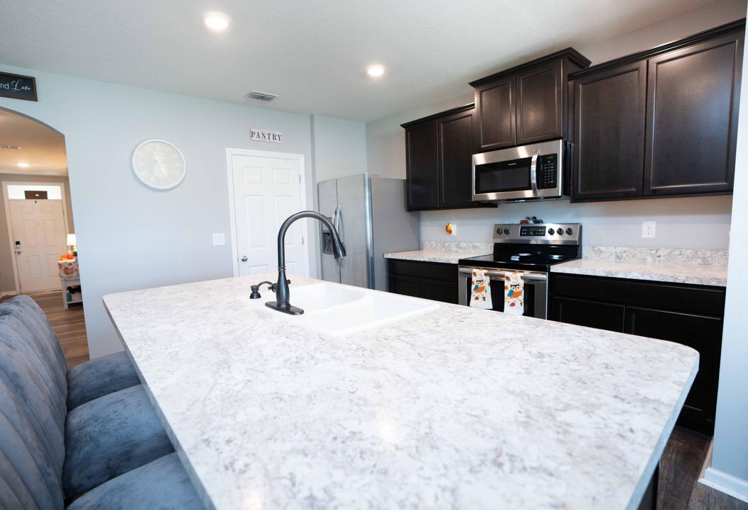 待售: $359,900 (3 贝兹, 2 浴室, 1672 平方英尺)