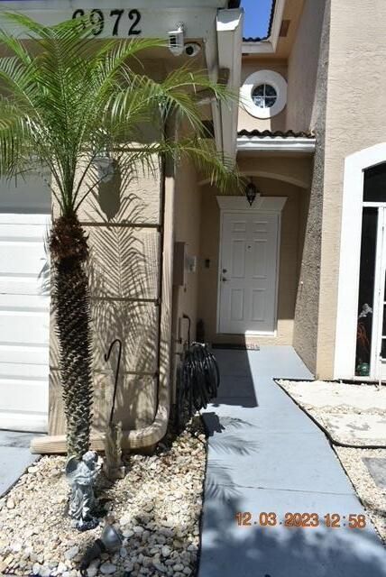 合同活跃: $2,525 (2 贝兹, 2 浴室, 1130 平方英尺)