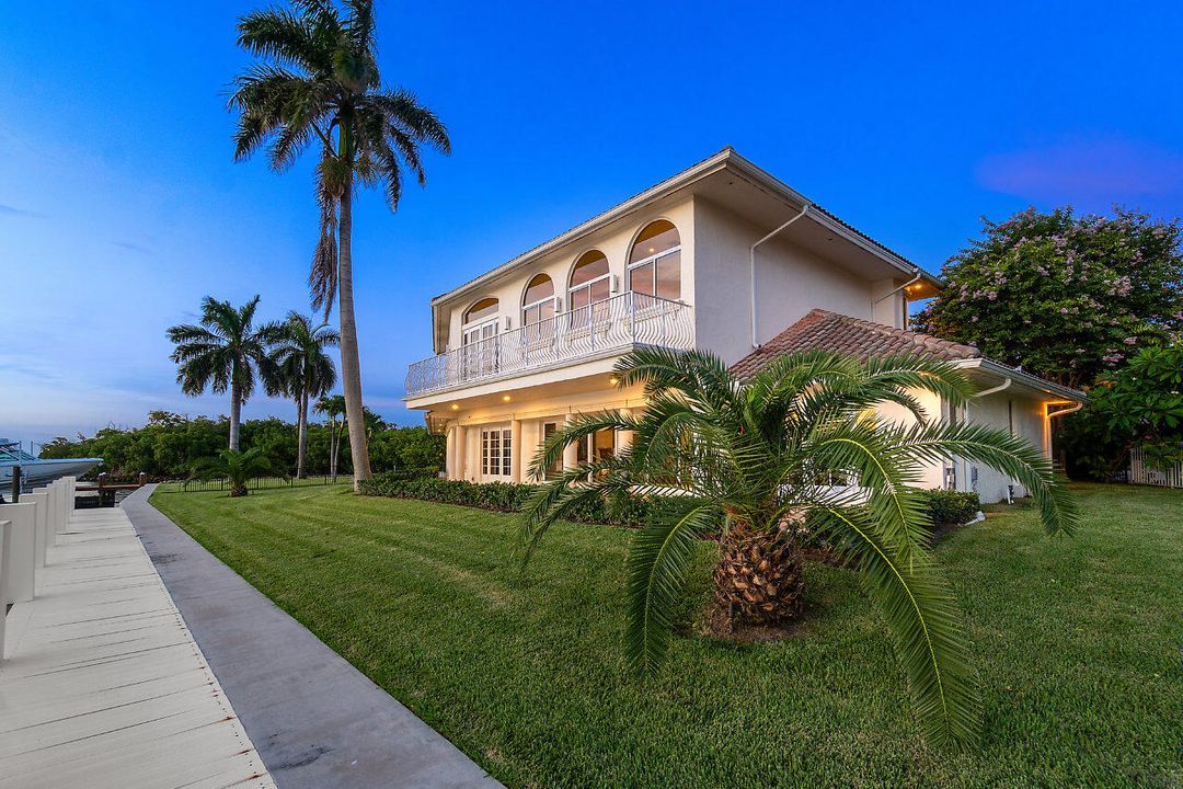 For Rent: $13,500 (4 beds, 3 baths, 3923 Square Feet)