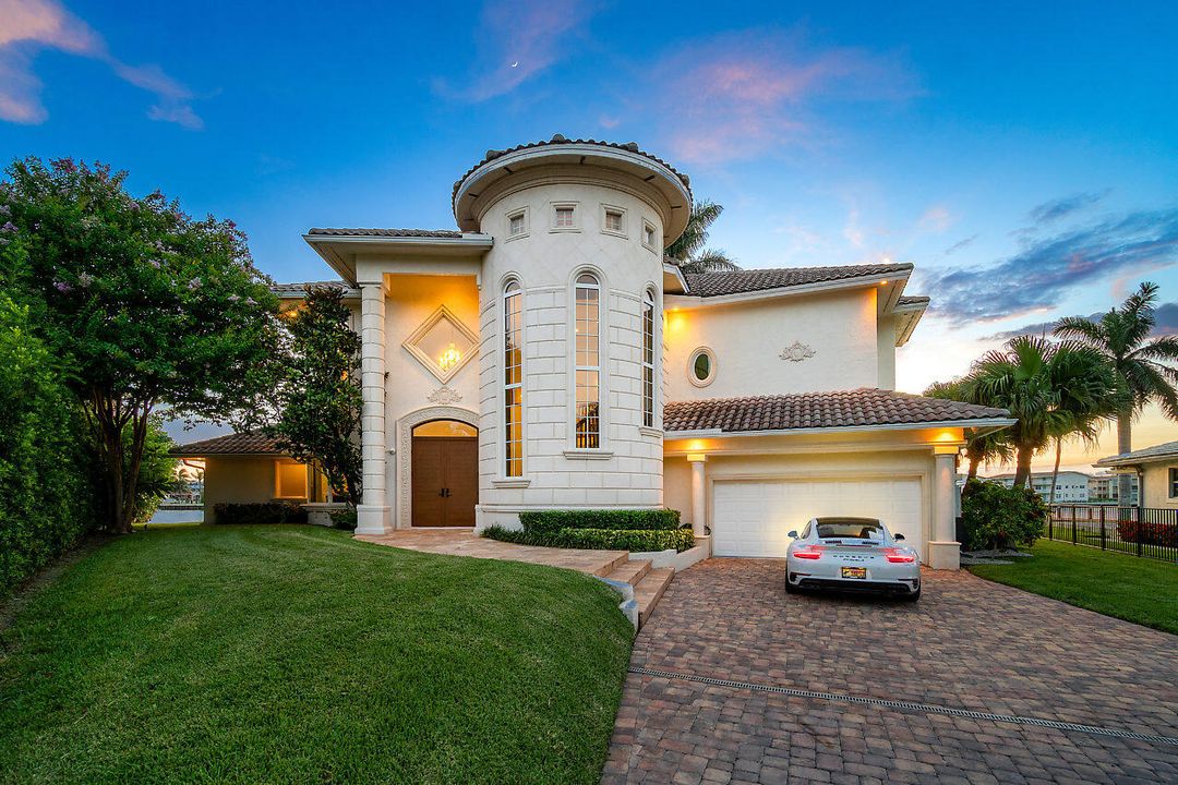 For Rent: $13,500 (4 beds, 3 baths, 3923 Square Feet)